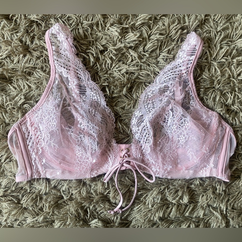 SOLD Victoria's Secret Pink Lace Plunge Bra 38C